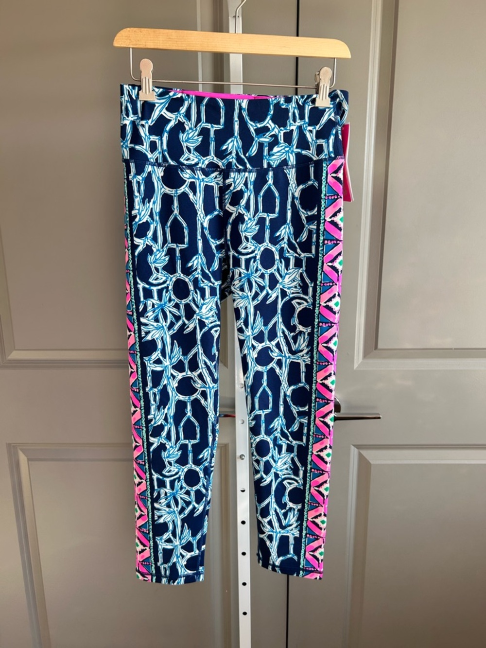 Lilly Pulitzer Luxletic Weekender High Rise Leggings Size Medium coastal #88 - Picture 2 of 12